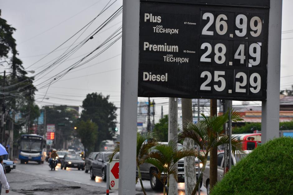 La última vez que se percibieron precios de los combustibles de este nivel transcurría el año 2008 y la crisis en Estados Unidos comenzaba, los precios subieron y les tomó más de seis años volver a bajar a ese nivel. (Foto: Wilder López/Soy502)
