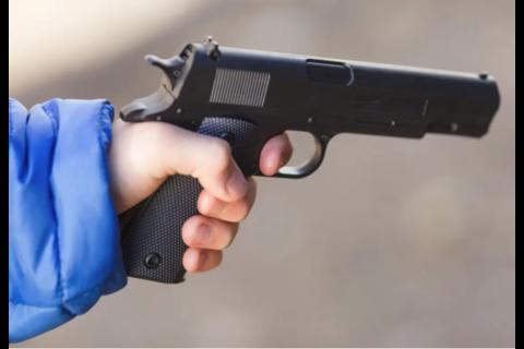 Hombre dispara accidentalmente a su primo con una escopeta mientras estaban  de caza