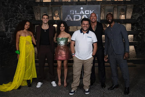 Ronald MacKay jugó lotería con el elenco de película Black Adam