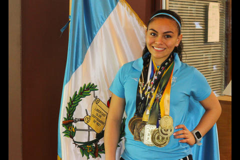 Ana Gabriela Martínez, la niña maravilla del raquetbol guatemalteco