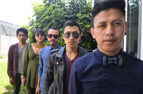 La banda guatemalteca De la Rut nos muestra su "Sonrisa Laser"