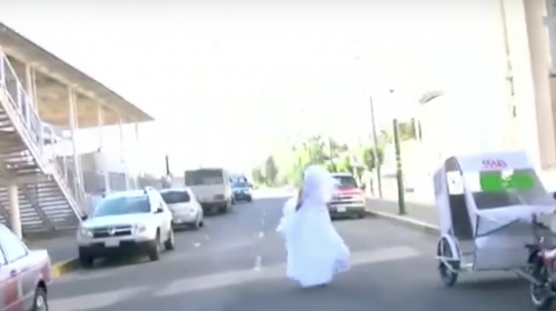 Una novia usa el metro para llegar a su boda y esto se hace viral