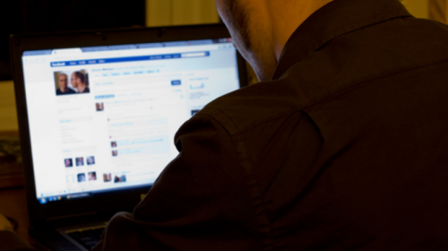 ¿Se puede saber quién te "stalkea" en Facebook?