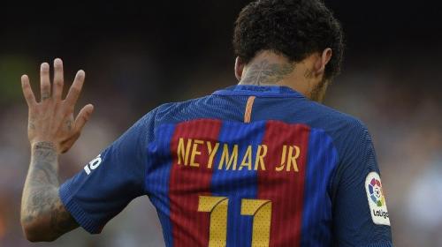 Neymar anuncia que se marcha al PSG y se despide de sus compañeros