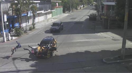 Video: fuerte accidente deja dos personas heridas en la Diagonal 6