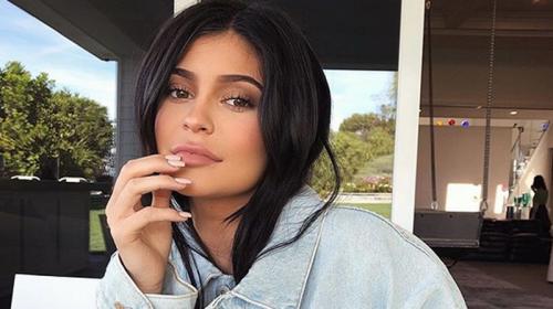 El embarazo de Kylie Jenner se nota a kilómetros