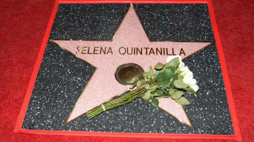 Develan estrella de Selena Quintanilla en el Paseo de la Fama