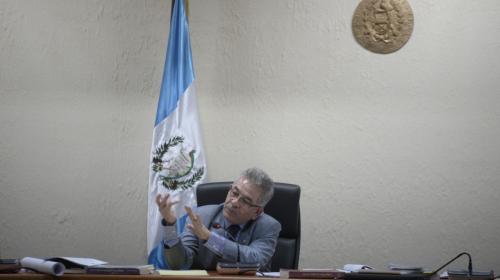 Abogado de Otto Pérez protagoniza fuerte discusión con juez Gálvez