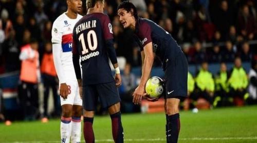 Neymar reconoce que mantuvo diferencias con Cavani en el PSG