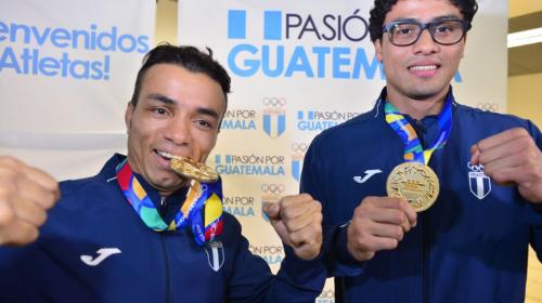 Reciben a los boxeadores guatemaltecos como héroes