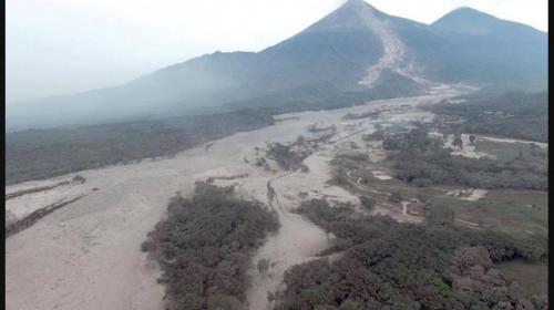 Insivumeh reactiva alerta por lahares en el Volcán de Fuego