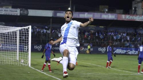 Eufórico festejo de Wilson Pineda para su primer gol con la Selección