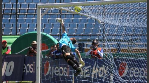 Afición roja revive golazo de Marco Pappa en el Clásico 301