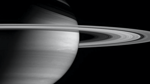 ¿Por qué Saturno está perdiendo sus anillos? La NASA lo explica
