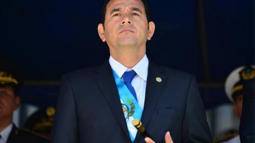 El ajedrez de Jimmy Morales: cambia sus piezas y modifica su juego