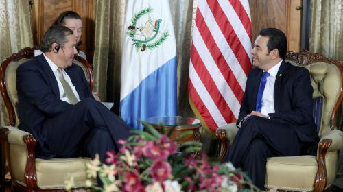 EE.UU. pide compromiso anticorrupción para traer inversión a Guatemala