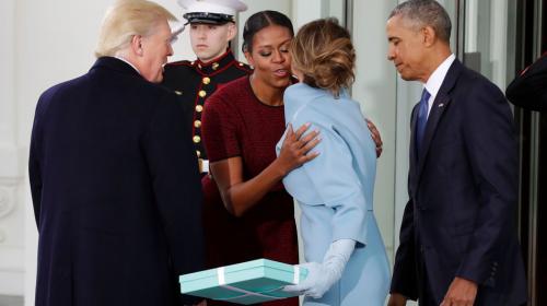 ¿Qué era el regalo que Melania Trump entregó a Michelle Obama?