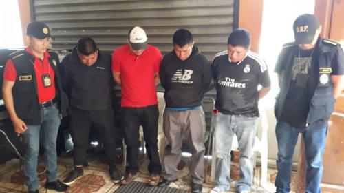 Capturan a policías que recibieron soborno para no consignar vehículo