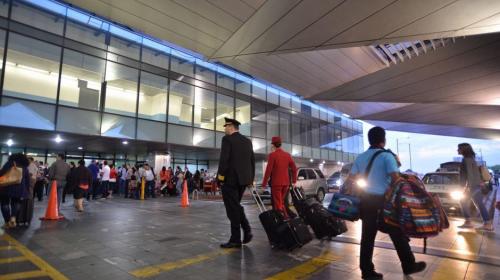 Aeropuerto La Aurora recibe histórica calificación de OACI del 88%