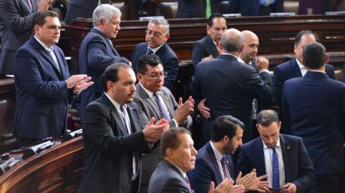 Diputados podrían cambiar asuetos para que descanses los lunes