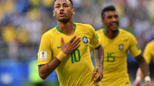 Derroche de magia de Neymar que ya tiene ganando a Brasil