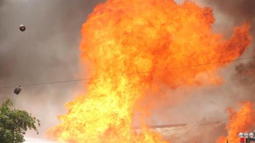 Cilindros de gas volaban por los aires durante explosión en zona 12