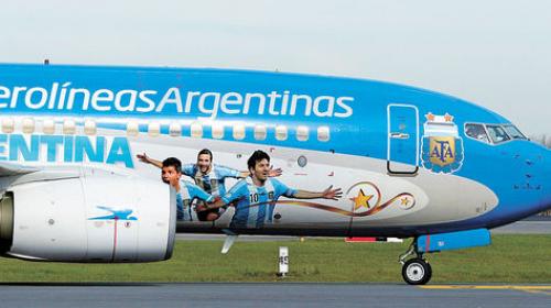 Argentina viajó al Mundial con un avión cargado de curiosidades