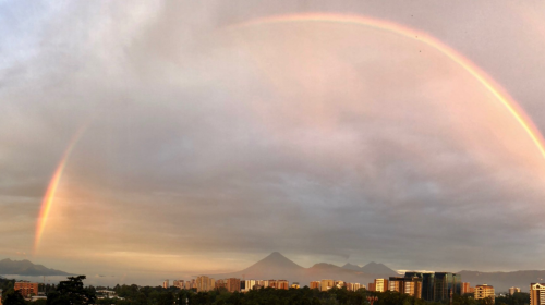 Las impresionantes fotos del arcoíris del viernes en Guatemala