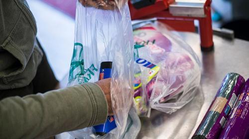 Aprueban ley contra las bolsas plásticas en segundo debate