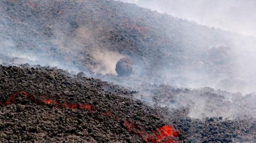 Insivumeh informa sobre flujo de lava que se formó en volcán de Pacaya
