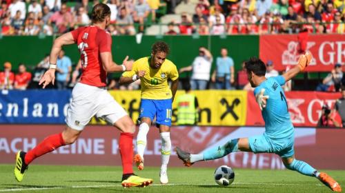 Genialidad de Neymar y Brasil golea en su último juego de preparación