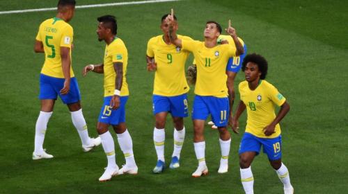Sensacional gol de Coutinho adelanta a Brasil 