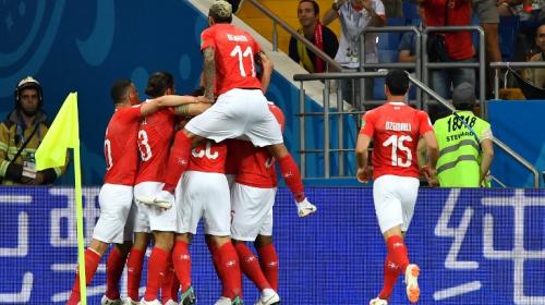 Con polémico gol, Suiza le empata el juego a Brasil