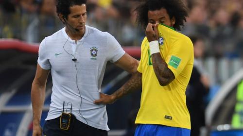 Entre lágrimas, Marcelo abandona la cancha por lesión