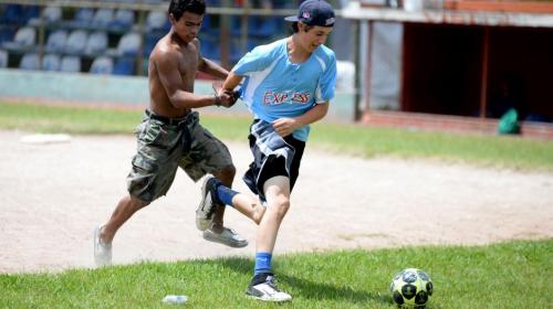 Una de las canchas de fútbol más extrañas del mundo está en Guatemala