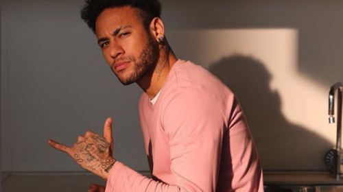 Neymar arrasó en los premios UNPF hasta con su peculiar vestuario