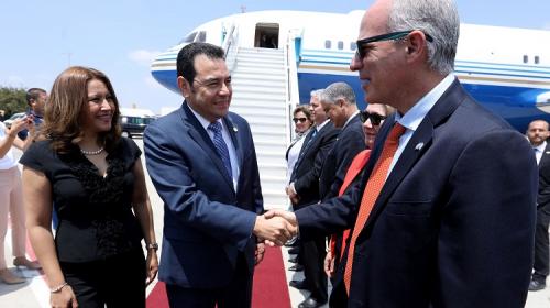 Jimmy Morales llega a Israel para inaugurar embajada en Jerusalén