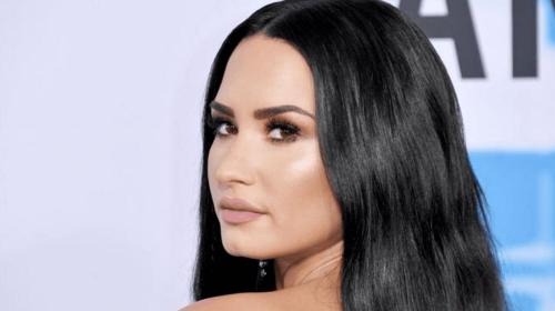 Demi Lovato aparece rehabilitada y ¿enamorada?