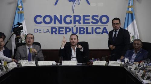 Álvaro Arzú podría reelegirse como presidente del Congreso
