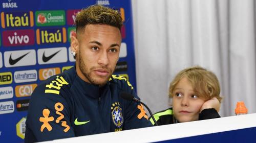 Hijo de Neymar se roba el show en la conferencia de Brasil