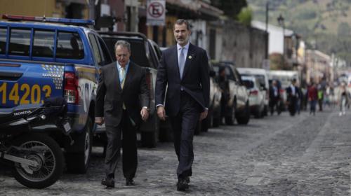 El paseo del Rey de España por las calles de la Antigua Guatemala