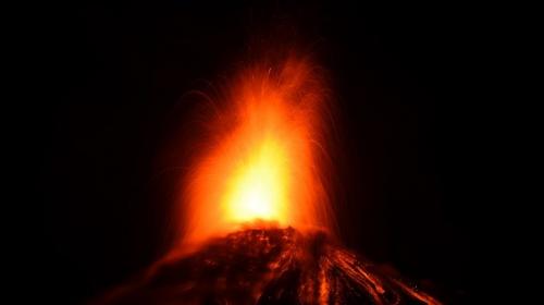 Impresionante erupción del Volcán de Fuego captada en video