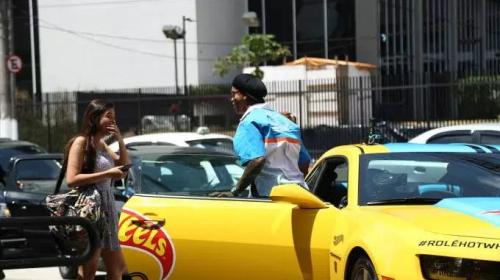 Ronaldinho fue piloto de Uber por un día 