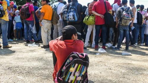 Trump amenaza con limitar fondos a Honduras por caravana migrante