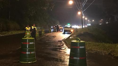 Socavamiento por lluvias causa cierre vehicular en San Cristóbal