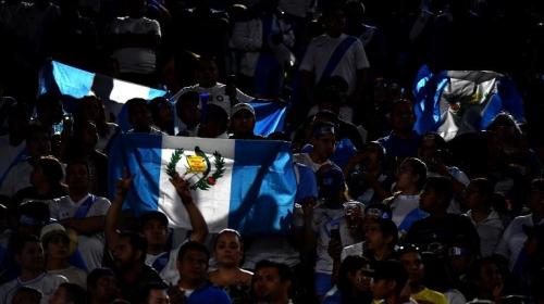 Guatemaltecos irrumpen en la TV argentina gritando: "Messi tuvo miedo"