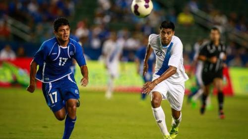 El Salvador cuida a sus futbolistas y no jugará con Guatemala