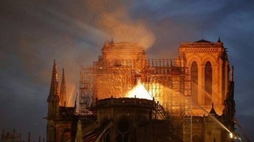 Así se ve el interior de Notre Dame un día después del incendio 