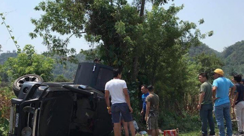 Futbolistas de Cobán Imperial sufren aparatoso accidente 