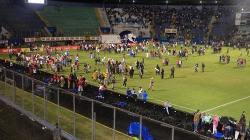 Tragedia en Honduras: tres muertos en clásico de fútbol